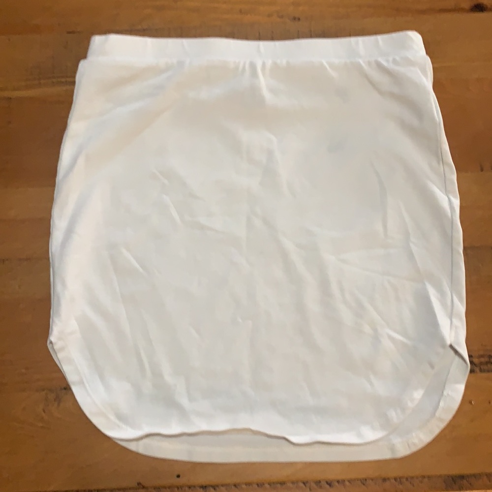 * Forever 21 *‎ Size Small * White Mini Skirt
